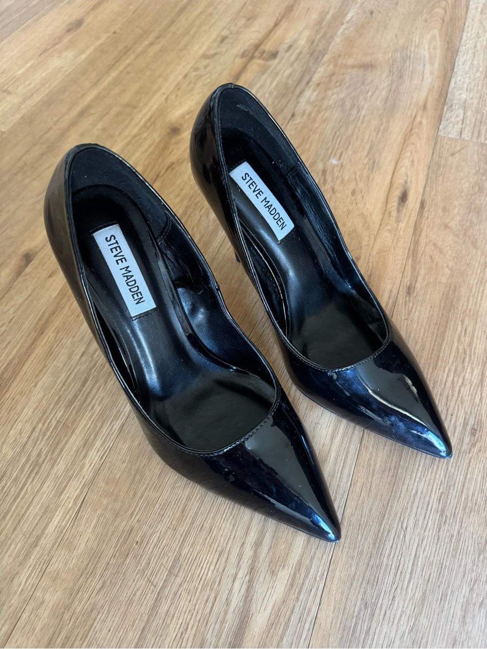 Steve Madden Black Patent Pointed Pumps